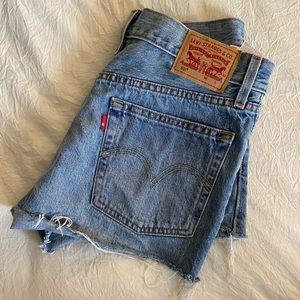 501 Levi Denim Shorts W26